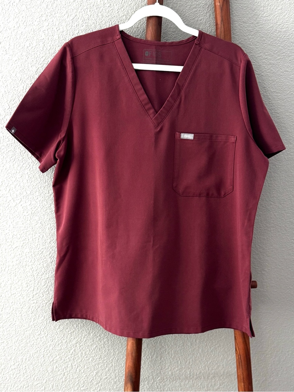 Figs Women’s Catarina Scrub Top - Dark Cherry XL